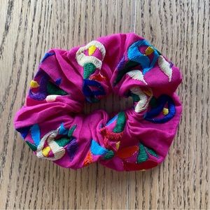 Scrunchie Embroidered - NEW
